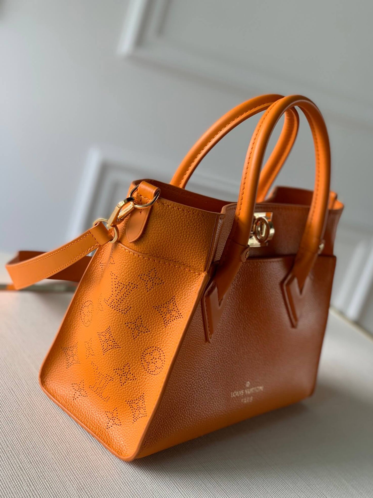 m57728 on my side monogram 25cm orange