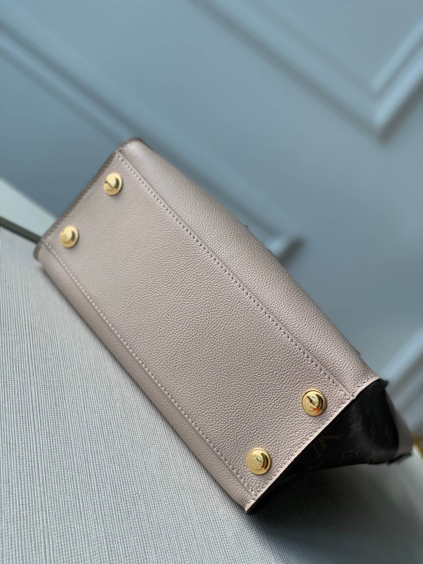 m57729 on my pm side monogram 25cm grey