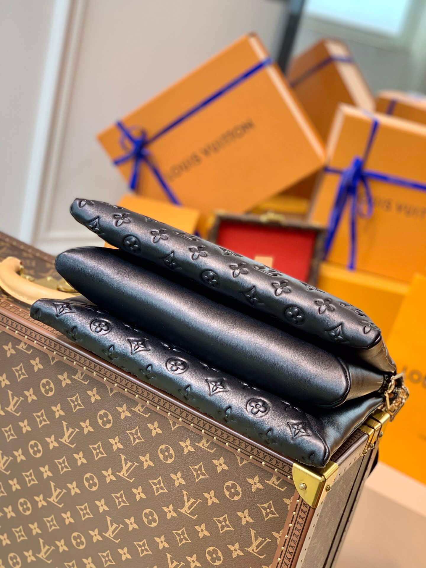 m57783 coussin mm 34cm monogram black