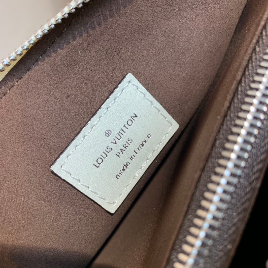 m57791 coussin pm vuittamins 26cm white crocodile pattern