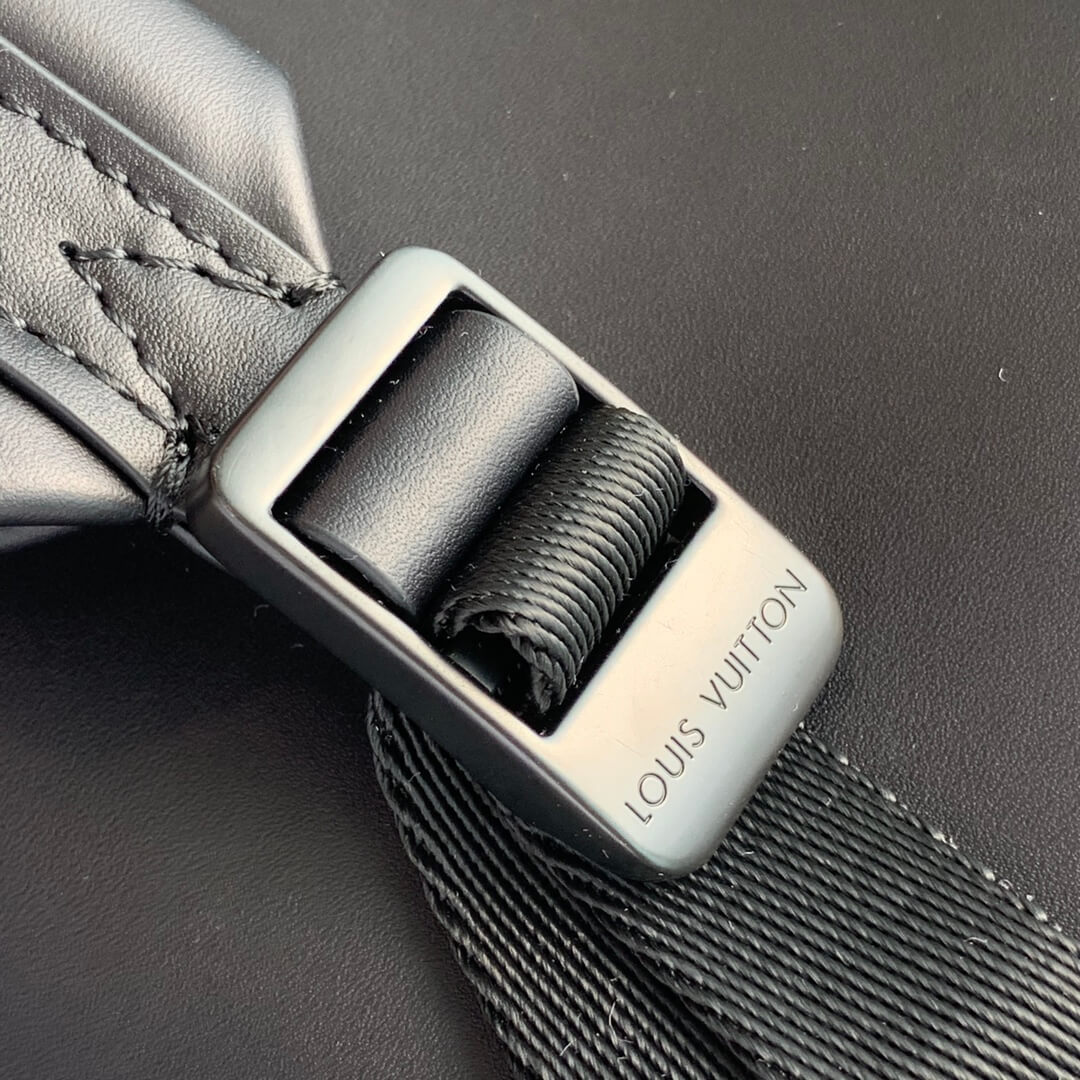 m57959 armand monogram seal 31cm black