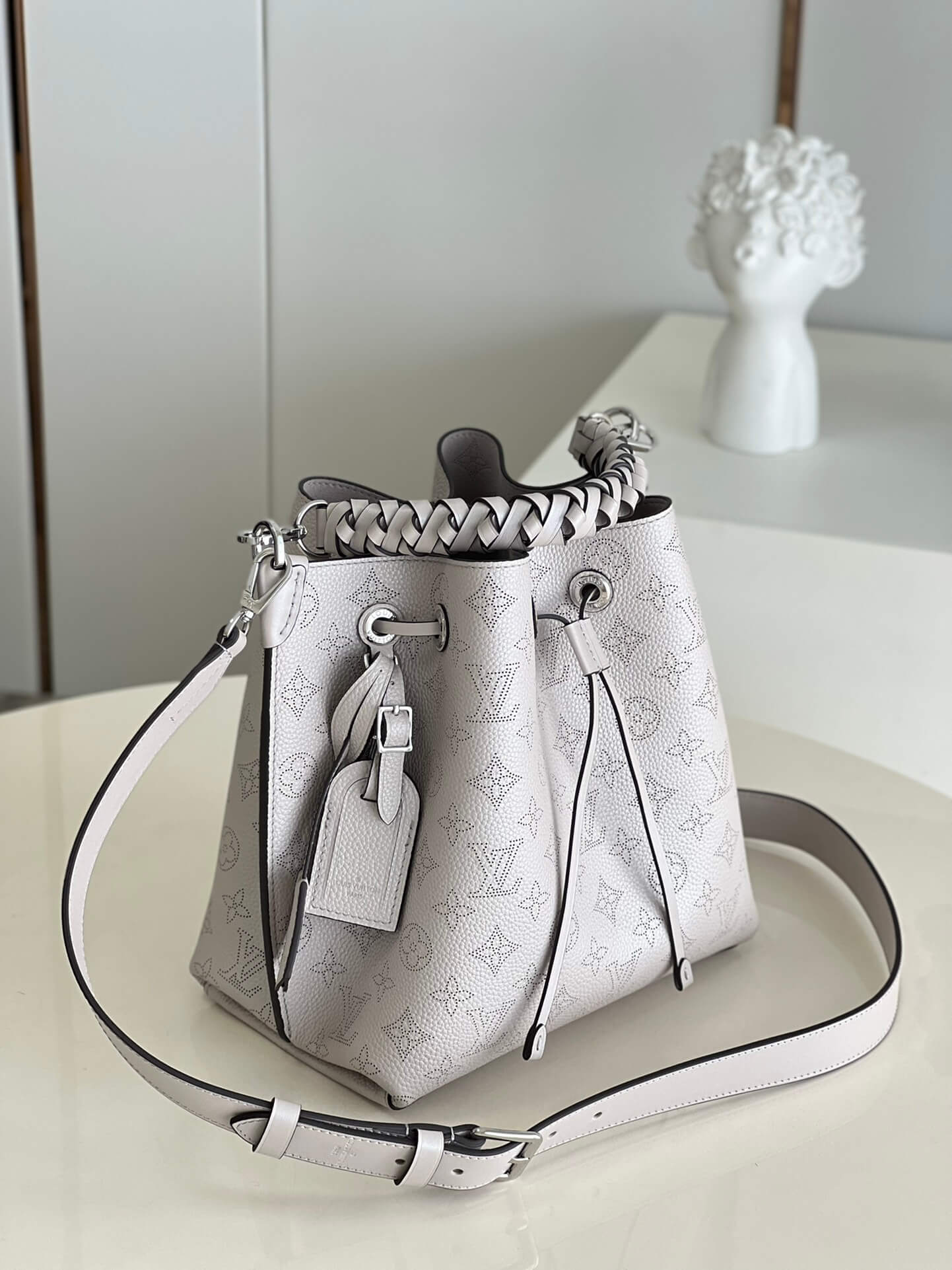 m58788 muria monogram 25cm pearlescent grey bucket bag handbag shoulder bag cross body bags