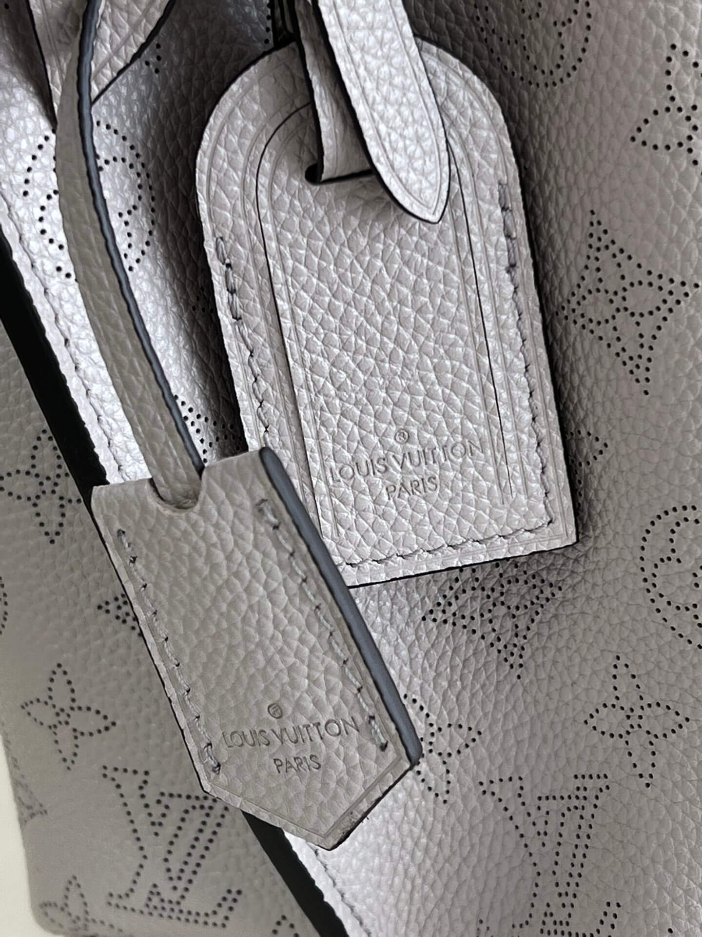 m58788 muria monogram 25cm pearlescent grey bucket bag handbag shoulder bag cross body bags