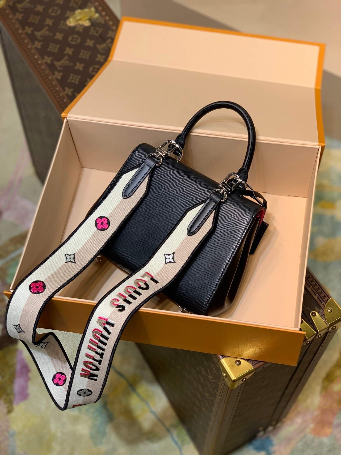 m58931 cluny monogram 20cm black