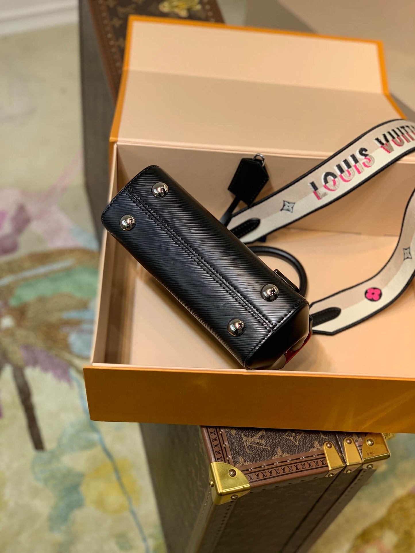 m58931 cluny monogram 20cm black