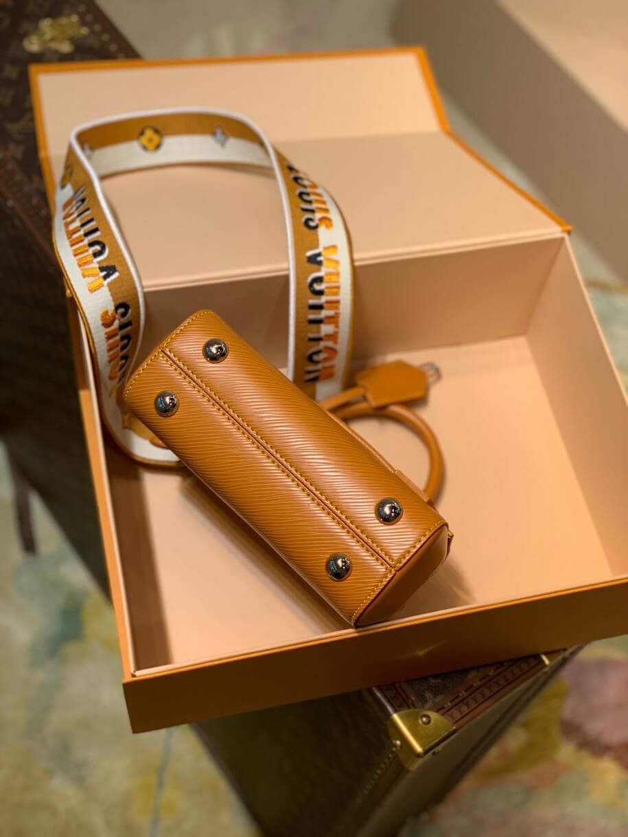 m58931 cluny monogram 20cm brown