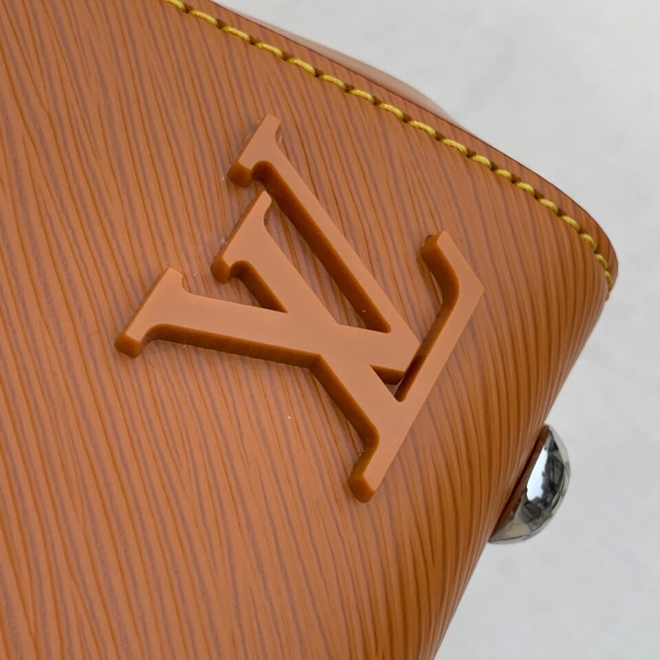 m58931 cluny monogram 20cm brown