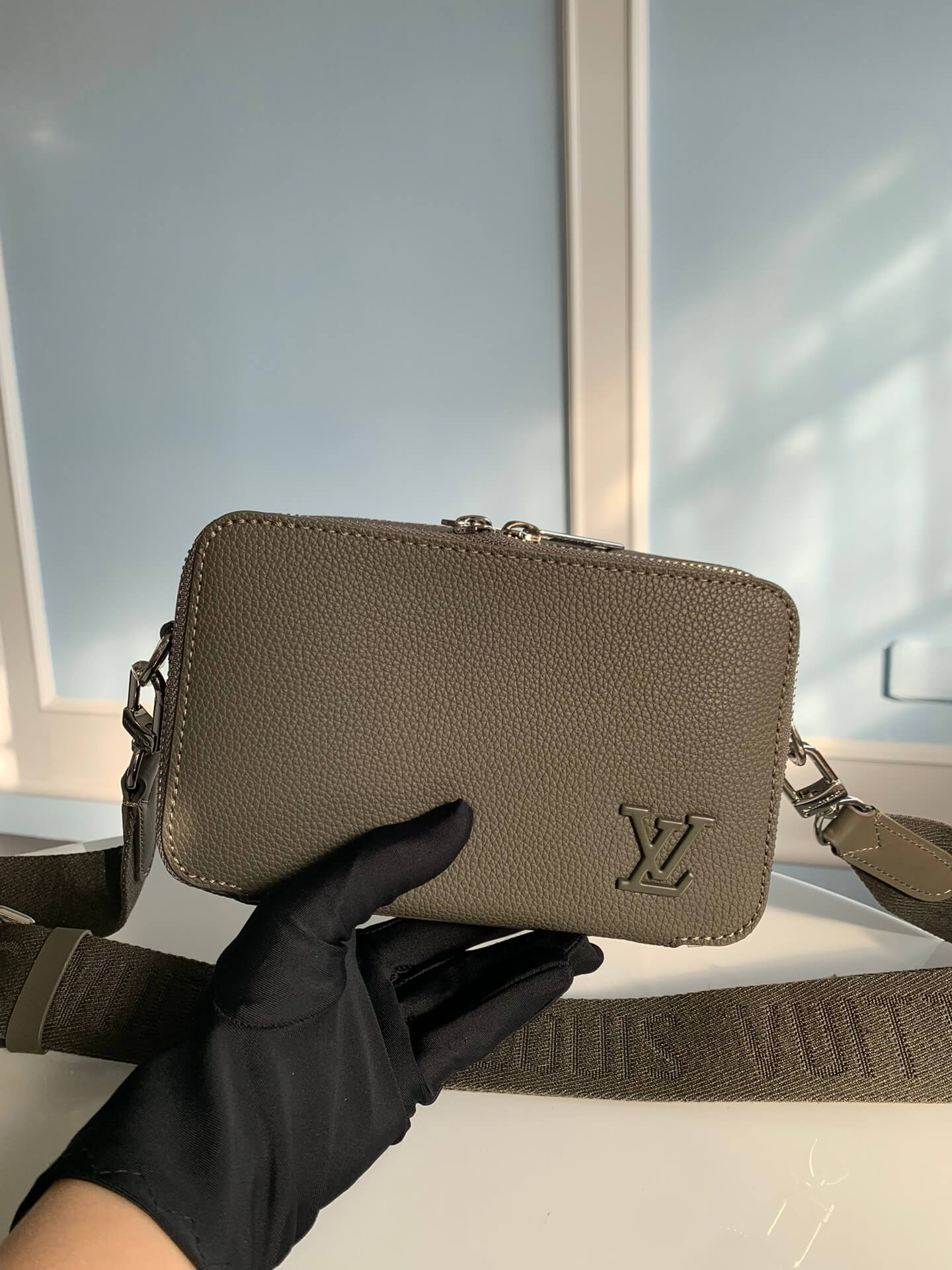 m59161 alpha wearable 18 5cm green shoulder bag cross body bags mens bag man bag