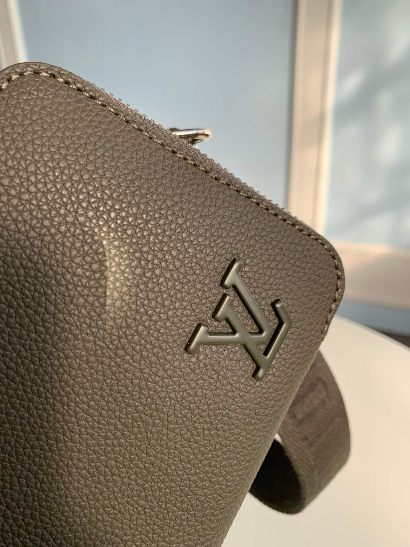 m59161 alpha wearable 18 5cm green shoulder bag cross body bags mens bag man bag