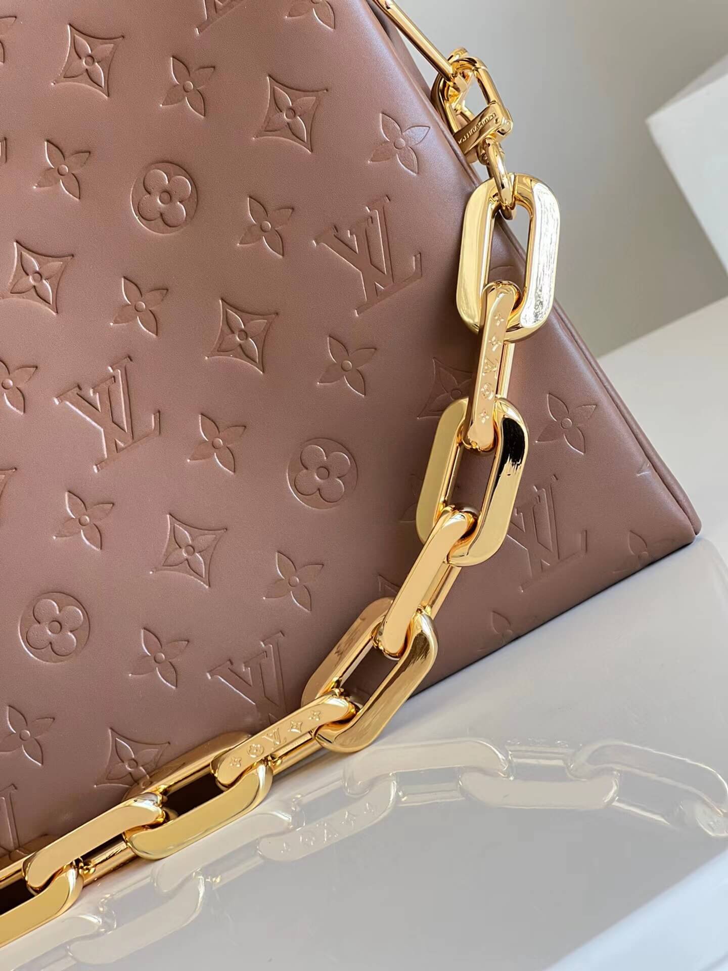 m59279 coussin mm 34cm m59277 pm 26cm monogram taupe
