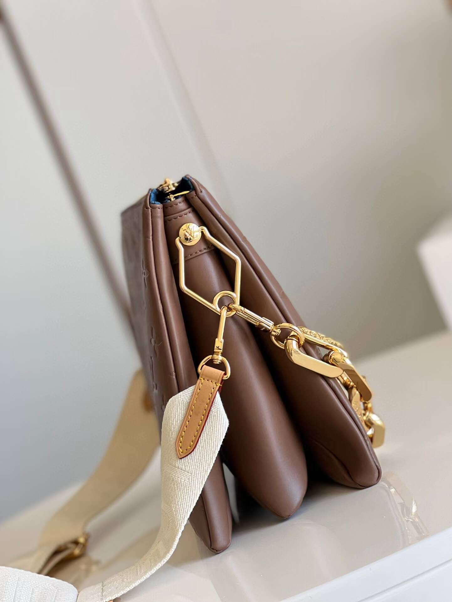 m59279 coussin mm 34cm m59277 pm 26cm monogram taupe