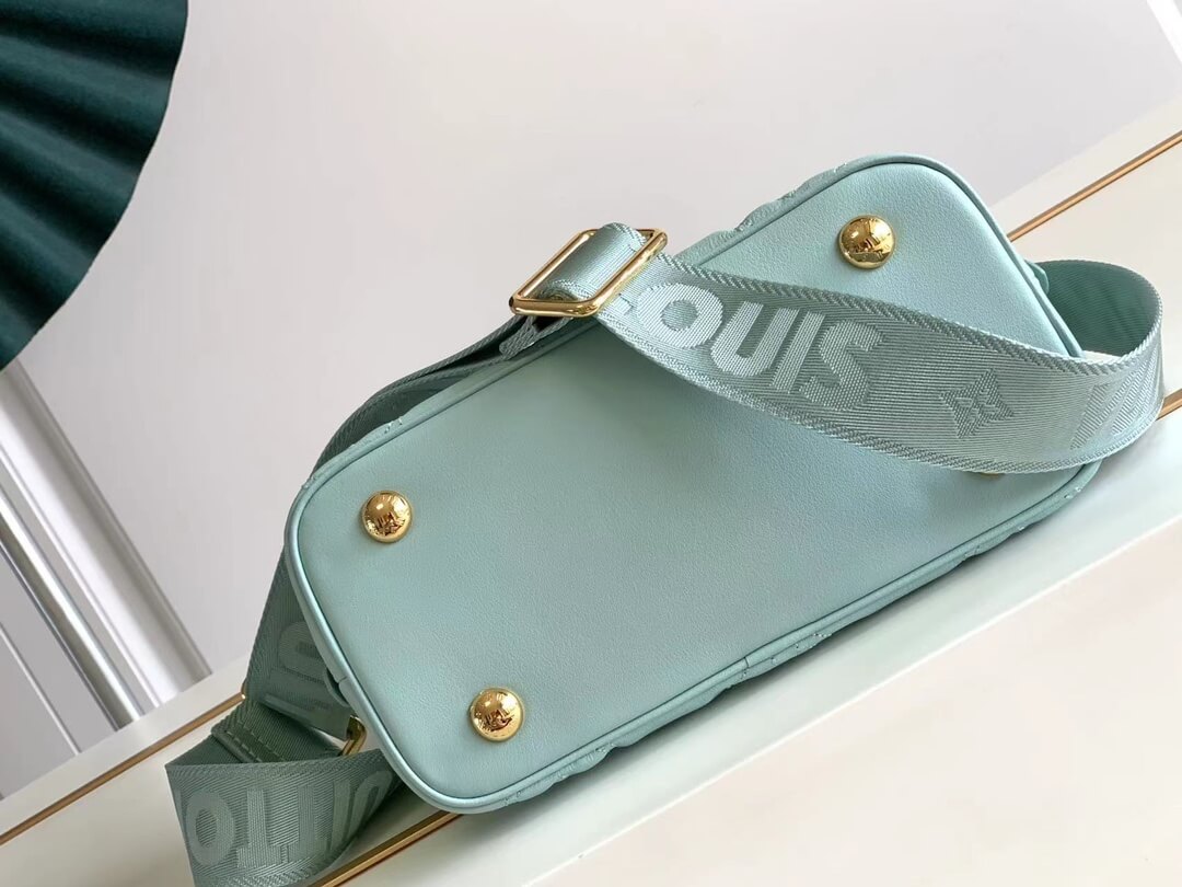m59822 alma bb calfskin monogram 24 5cm light green