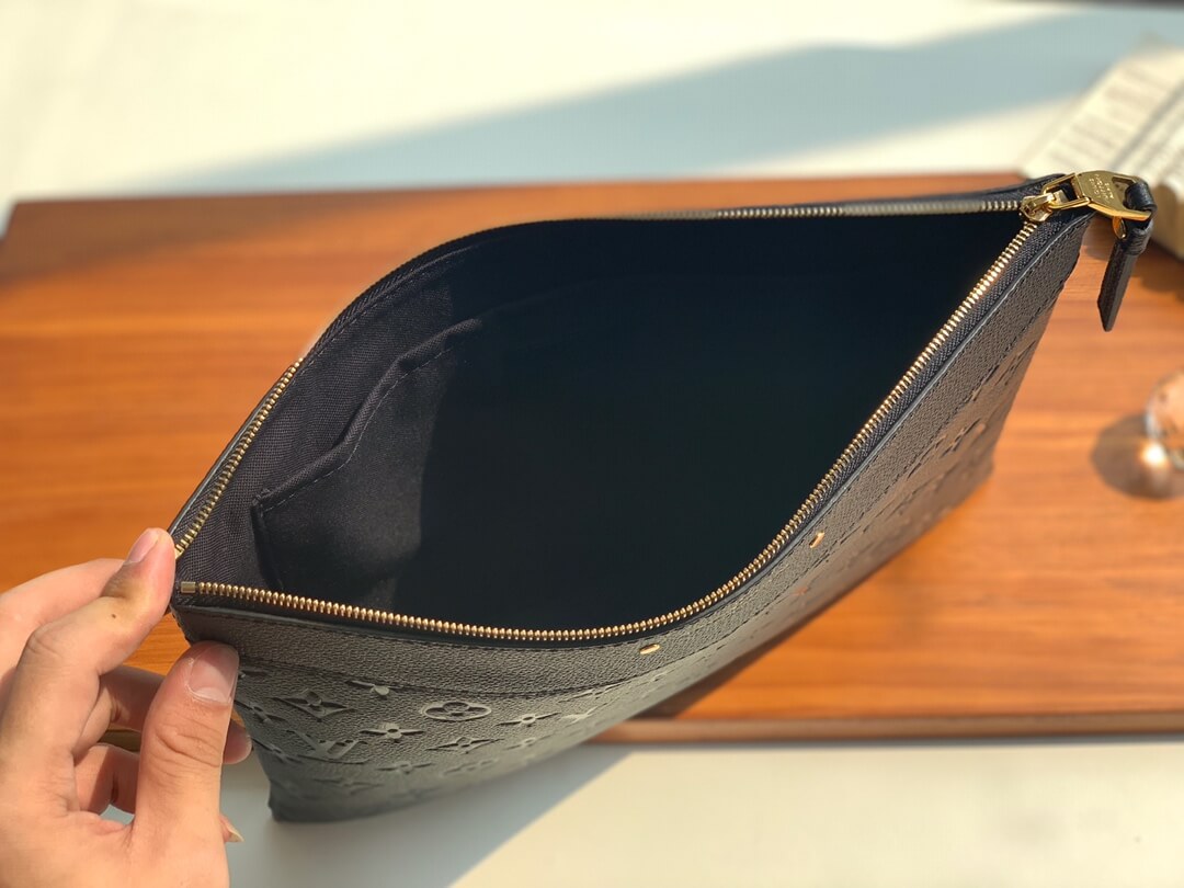 m62937 daily monogram empreinte 29 5cm black envelope handbag clutch bag messenger bag