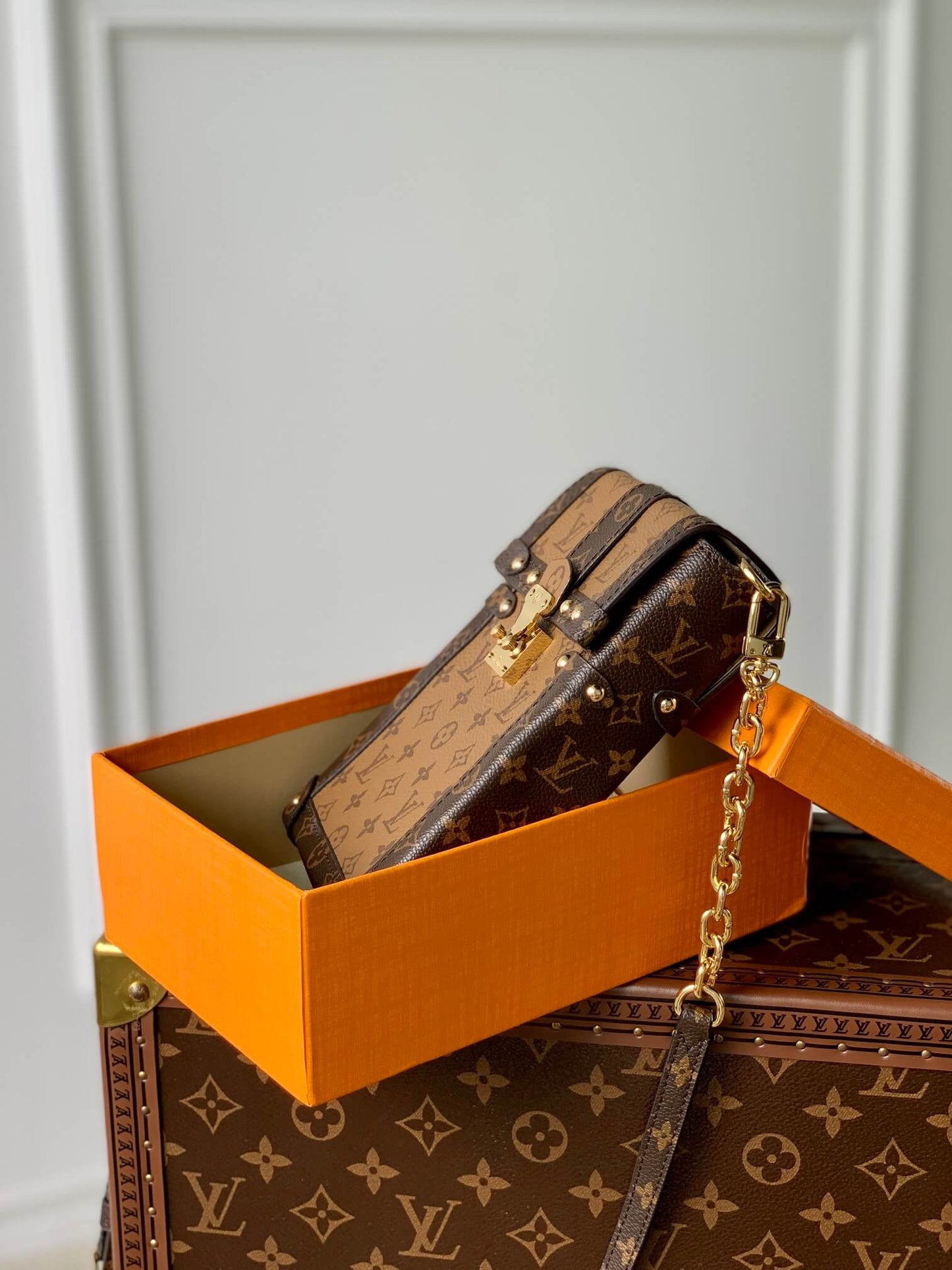 m63913 trunk vertical trunk vertical yellow monogram 11cm