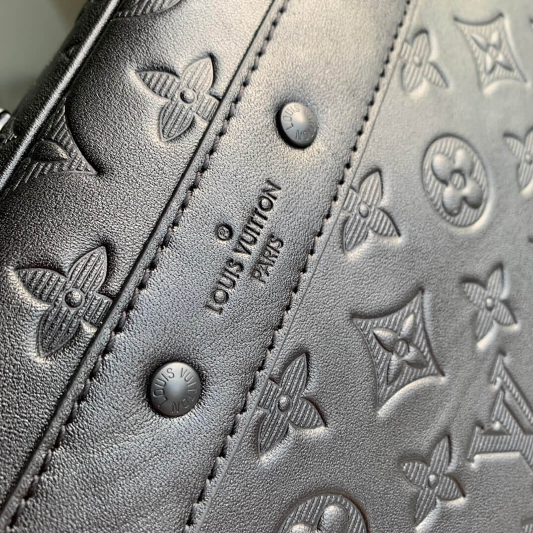 m68589 trousse toilette gm monogram shadow 26cm black