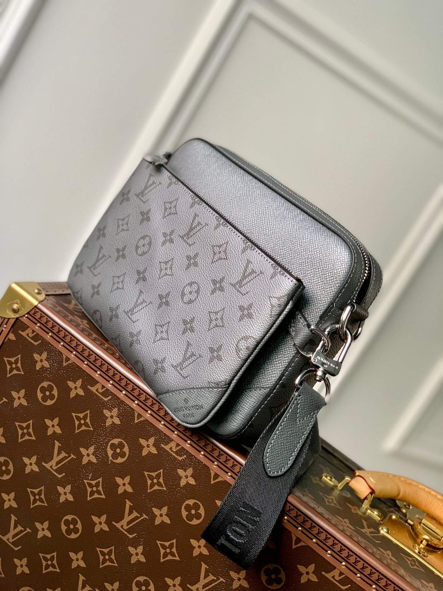 m69443 trio messenger pm sac plat 25cm silver shoulder bag cross body bags man bag mens bag