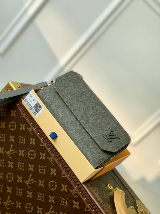 m69831 aerogram long clutch free shipping green