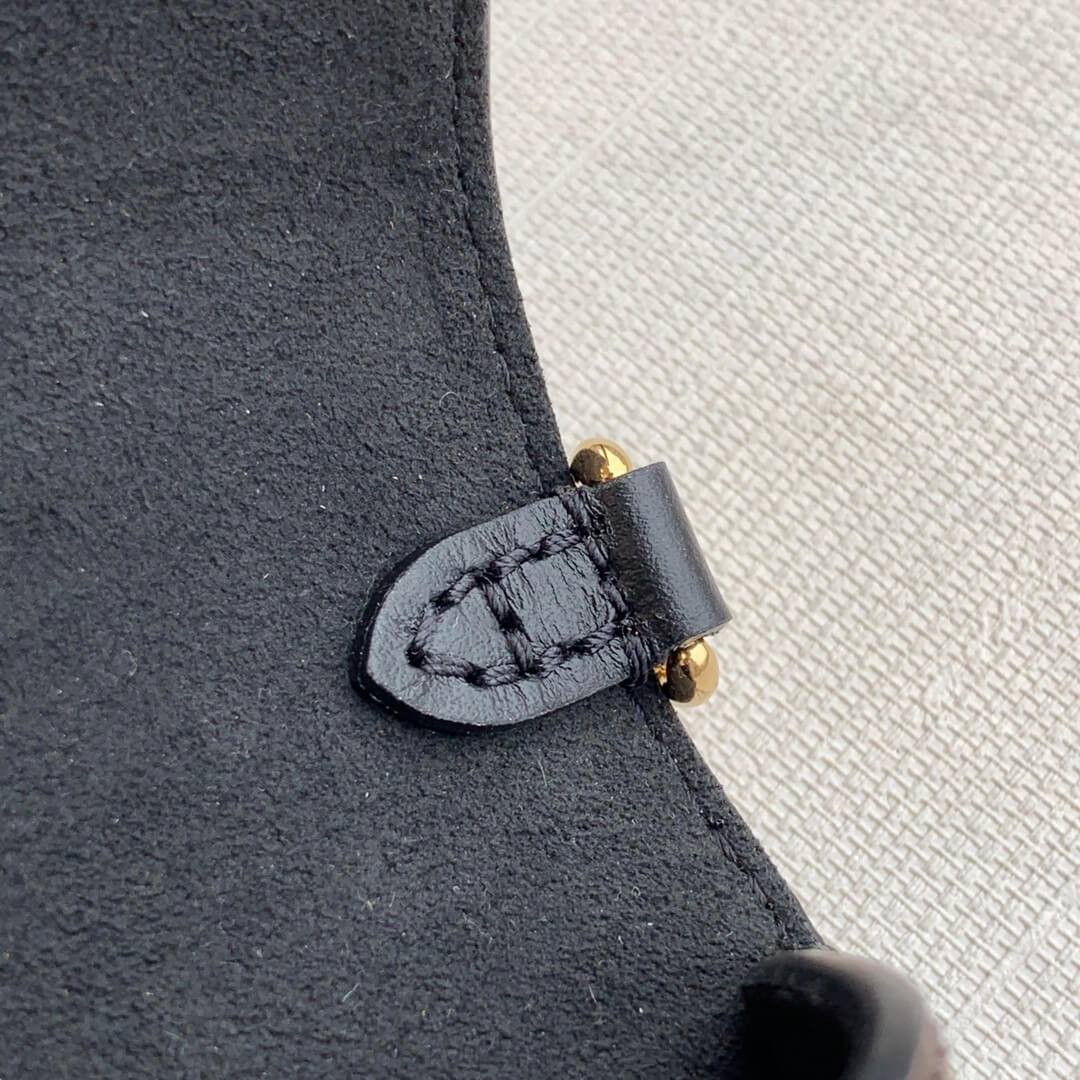 m80559 padlock on strap coussin 19cm black