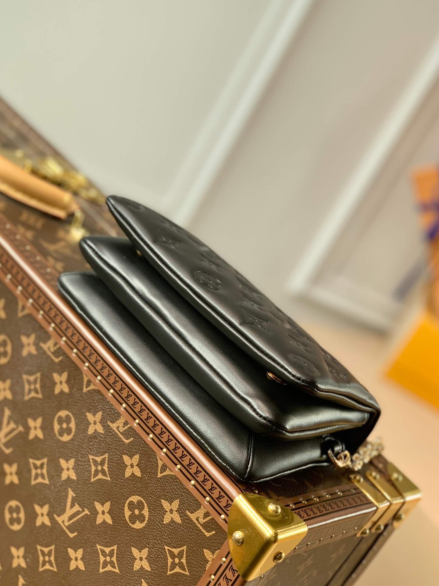 m80742 pochette coussin mini monogram 20cm black cowhide leather