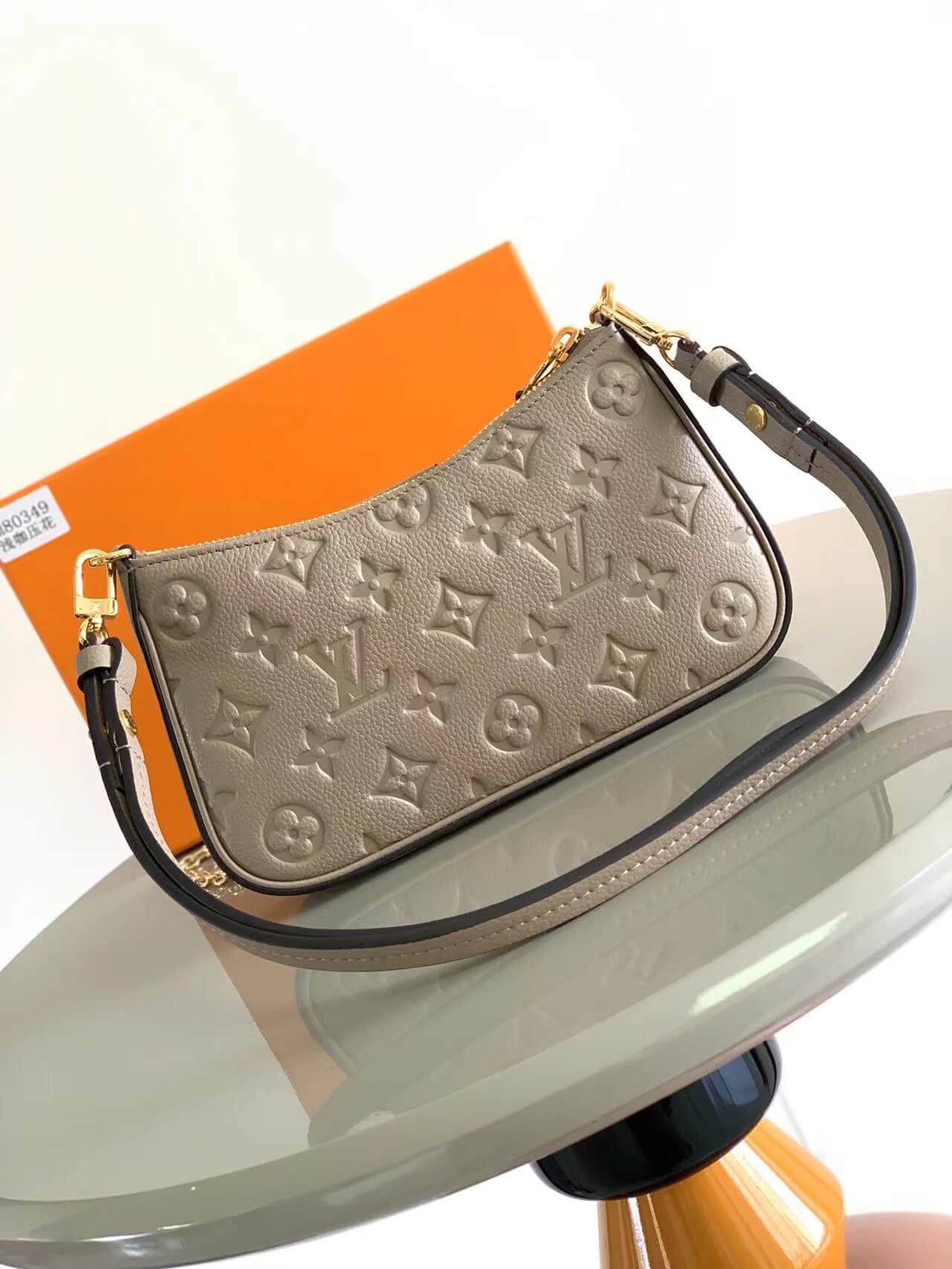 m81066 easy pouch on strap elephant grey embossing 19cm