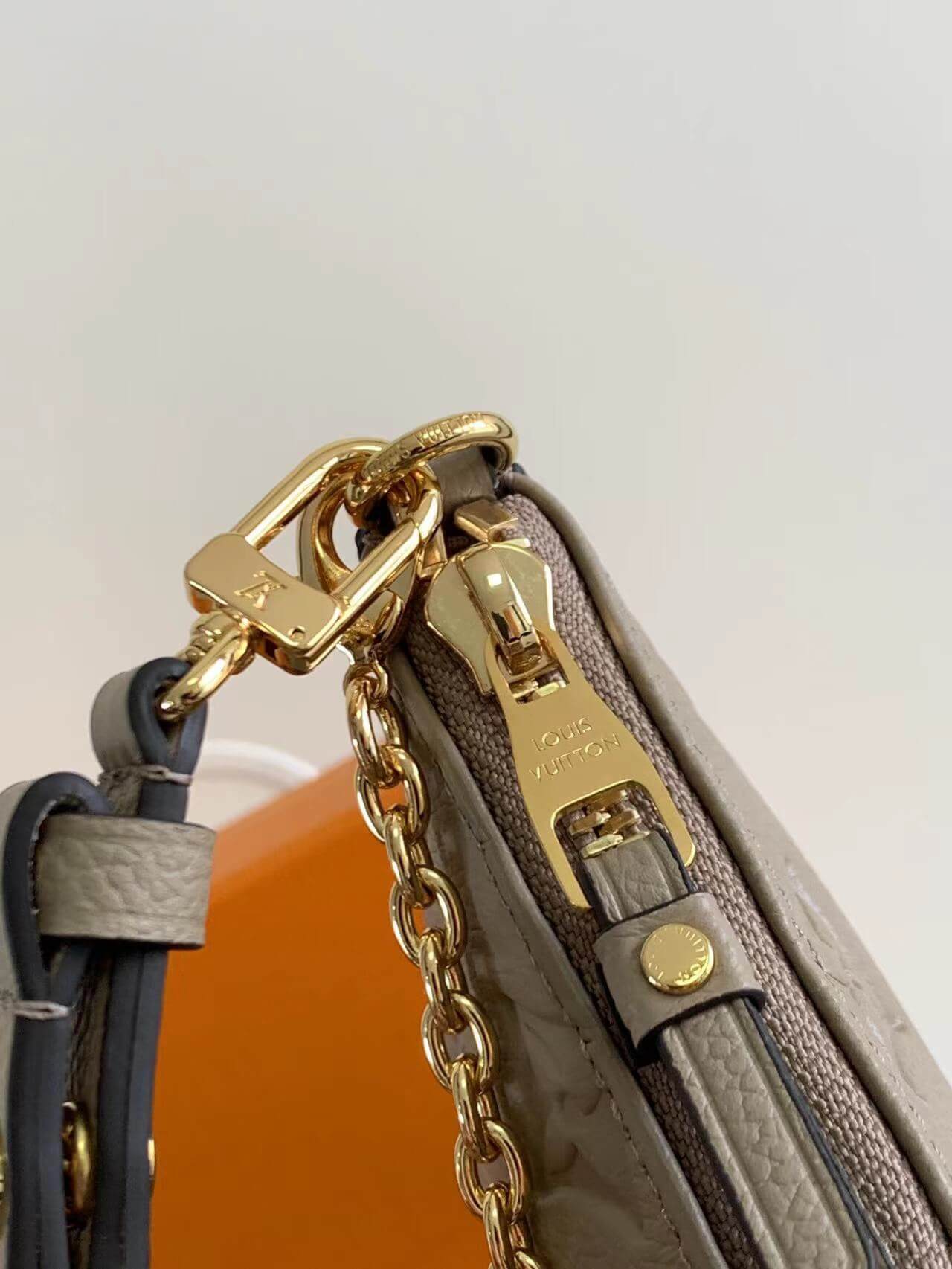 m81066 easy pouch on strap elephant grey embossing 19cm