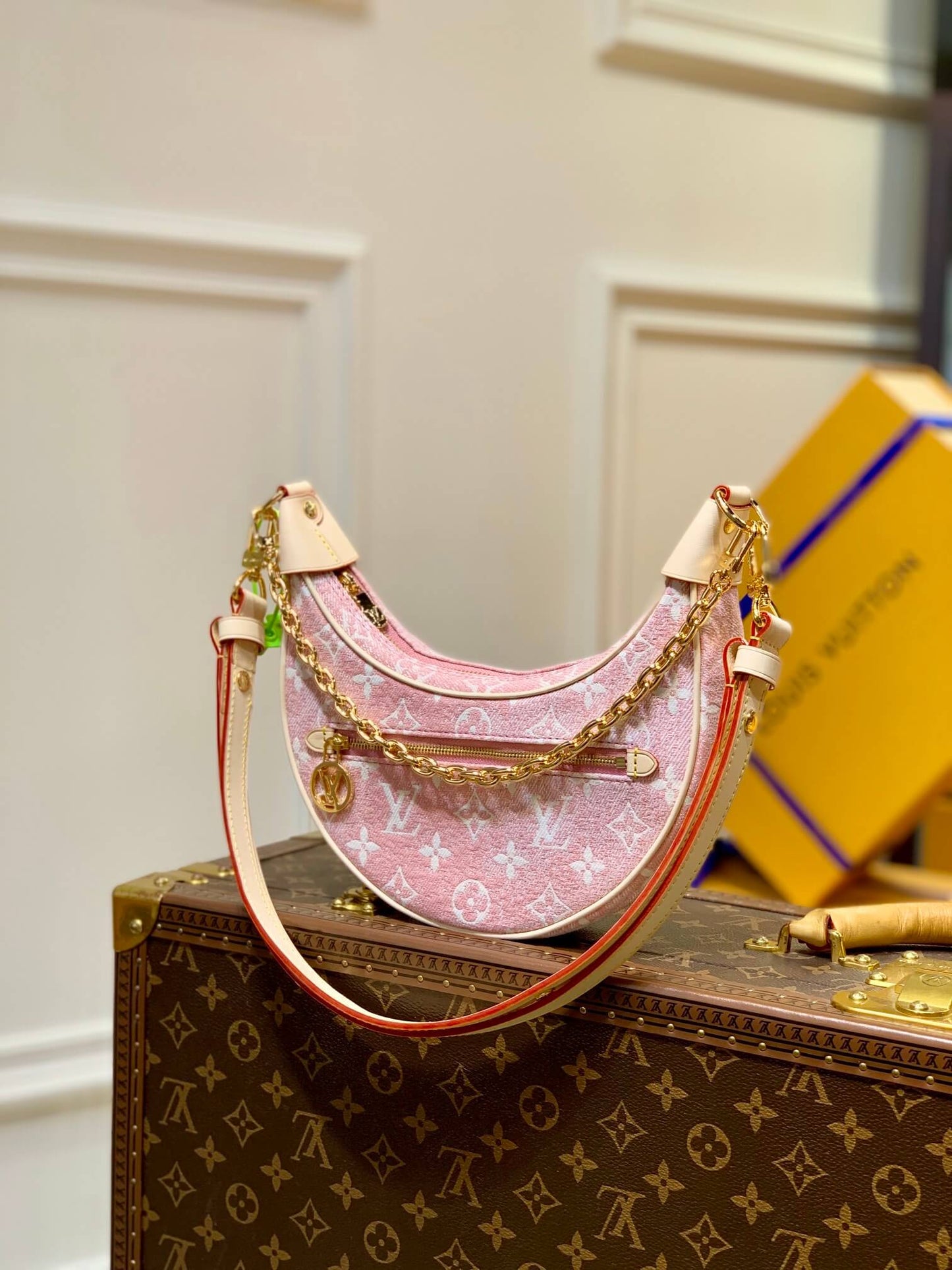 m81166 pink jeans loop 23cm monogram moon bag