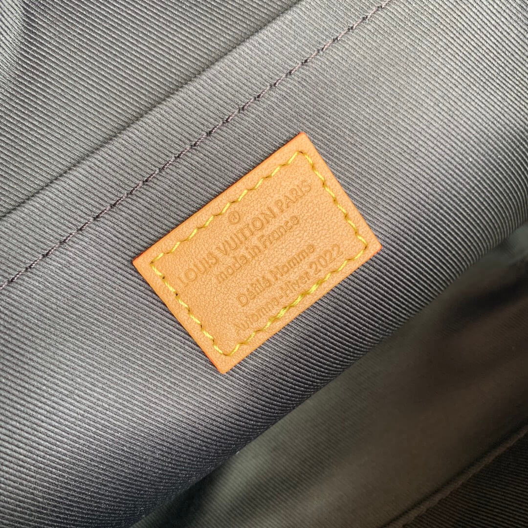 m81580 soft trunk blurry khaki monogram 22 5cm