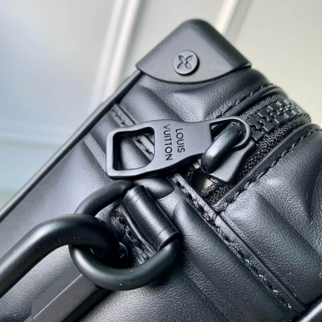 m81611 minisofttrunk monogram 18 5cm black