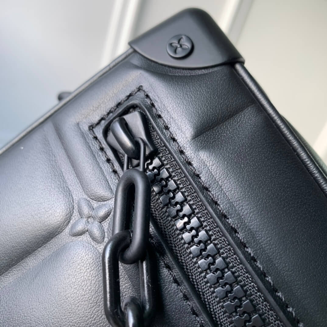 m81611 minisofttrunk monogram 18 5cm black