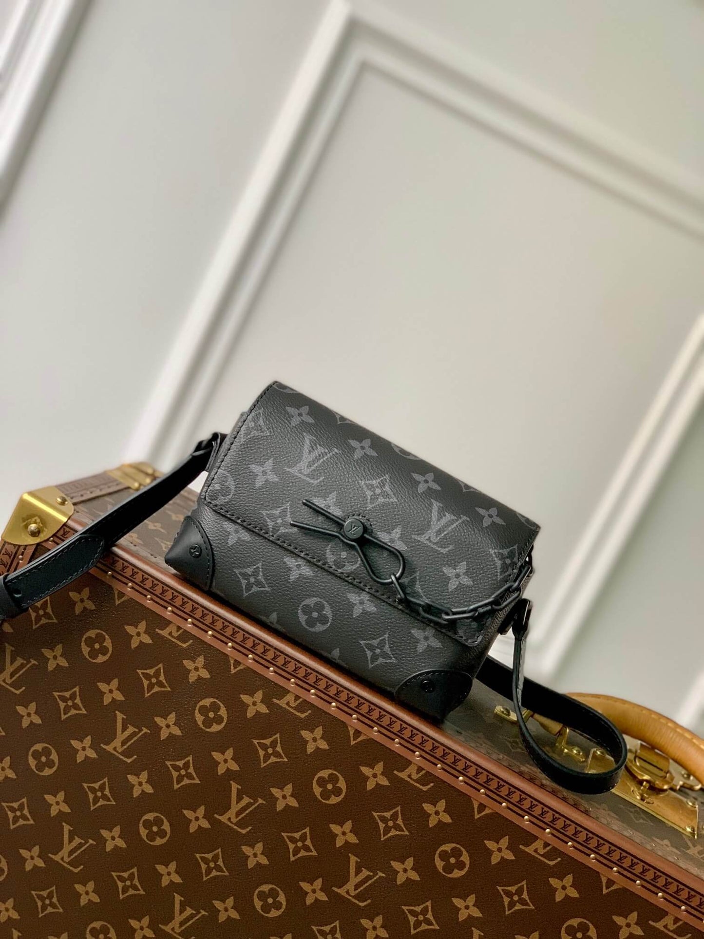 m81783 steamer messenger bag monogram 18cm black