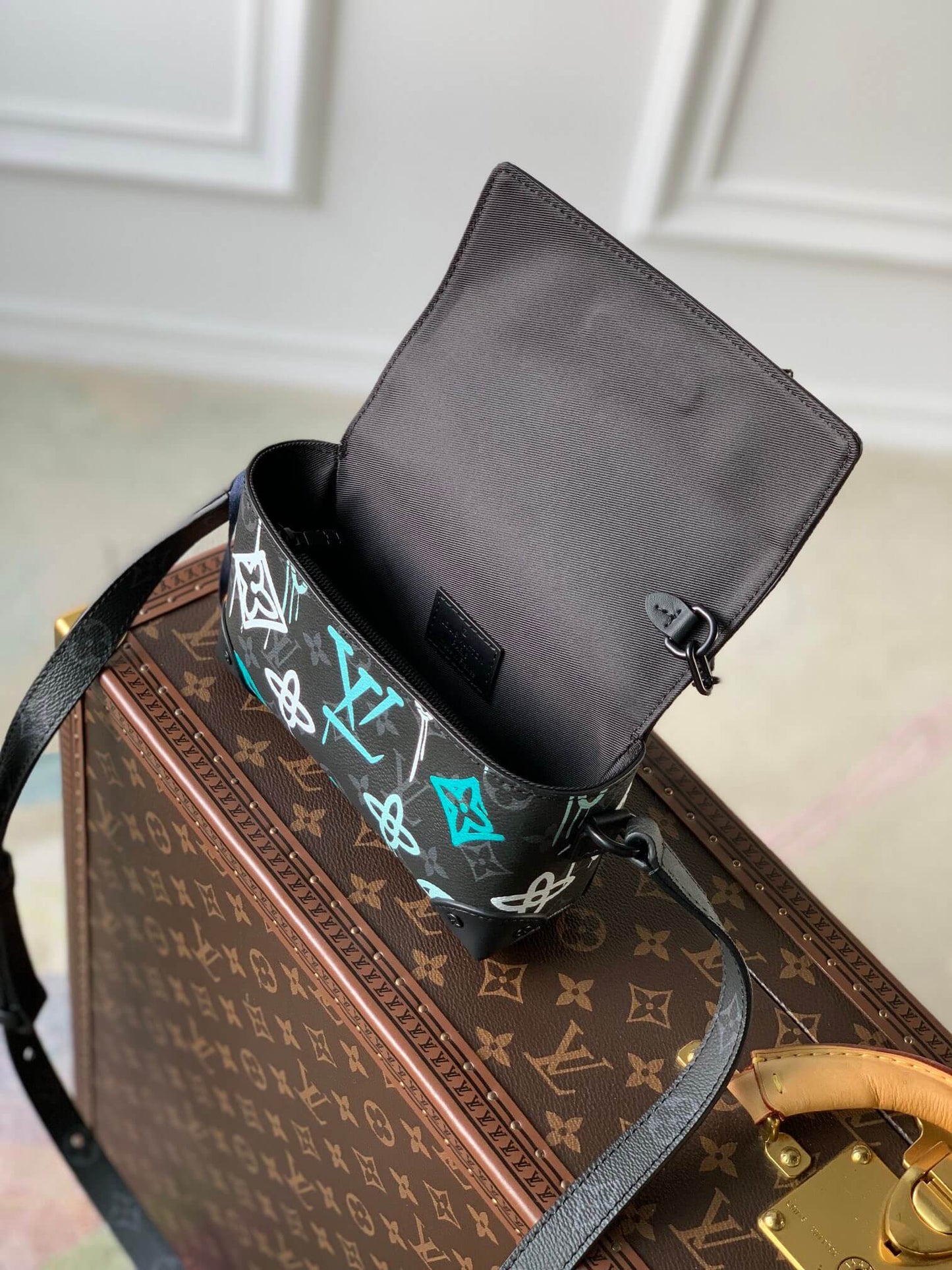 m81852 monogram taurillon steamer 18cm steamer shoulder bag cross body bags sac plat