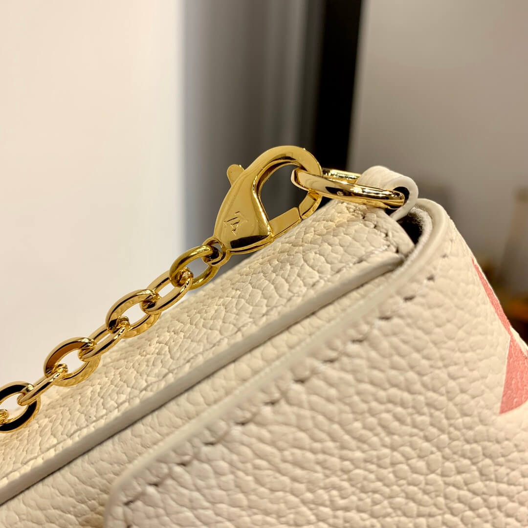 m82047 pochette felicie monogram 21cm myosotis apricot