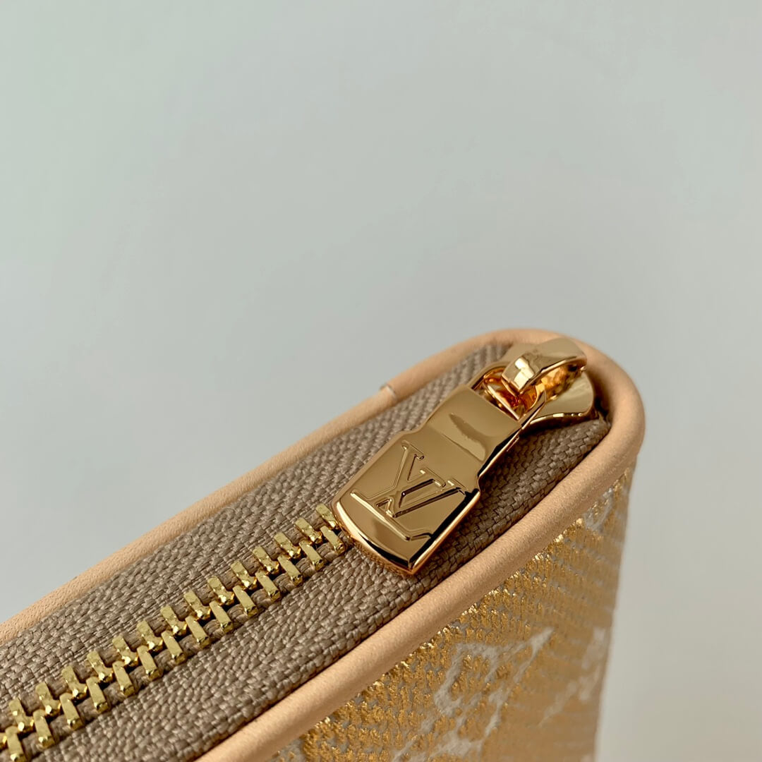 m82468 zippy coin perth 19 5cm monoglam golden
