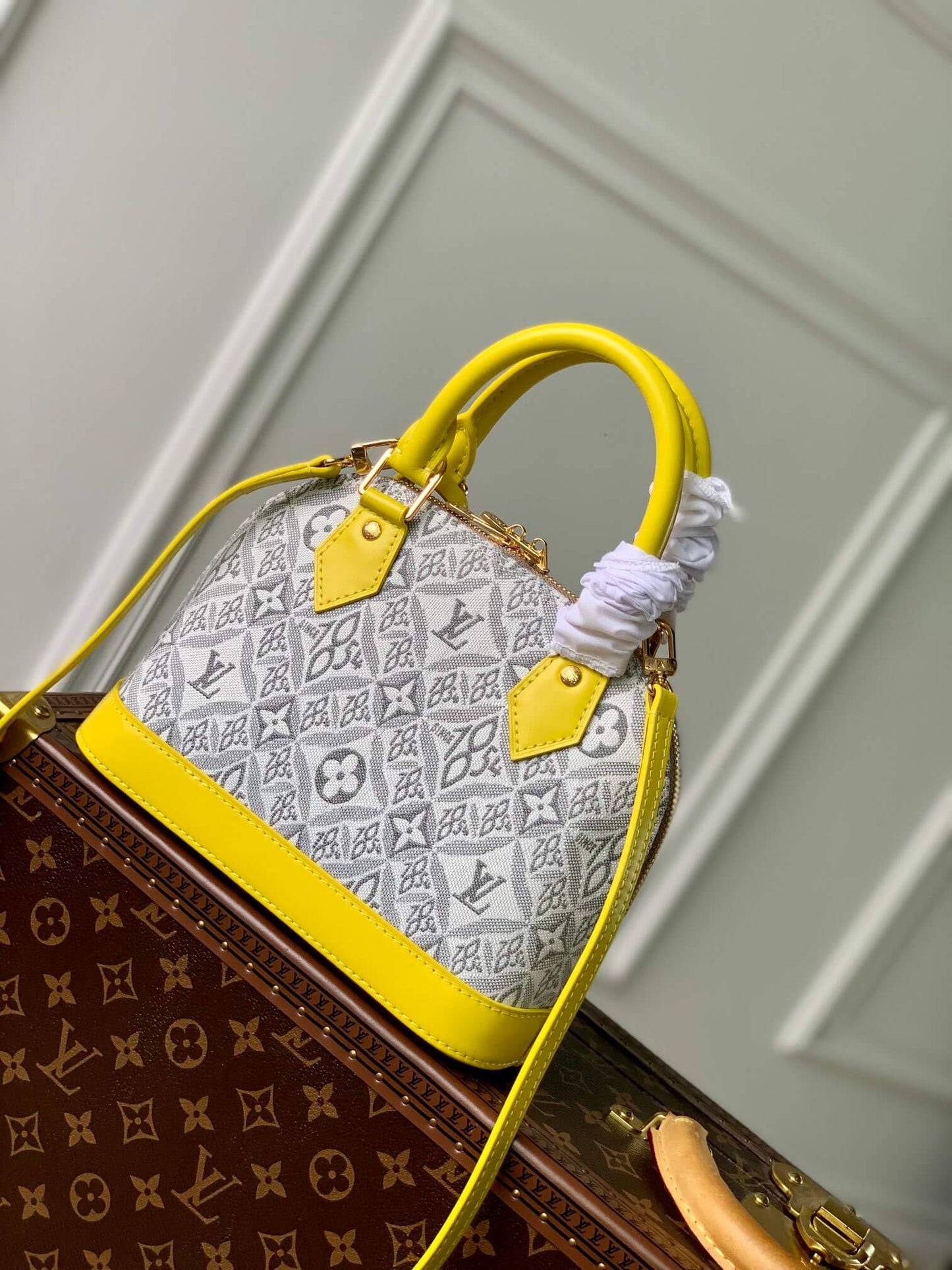 m91606 alma bb alma full leather yellow handbag 25cm