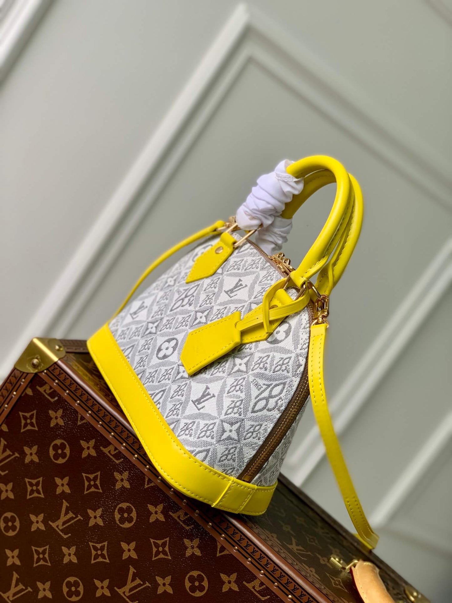 m91606 alma bb alma full leather yellow handbag 25cm