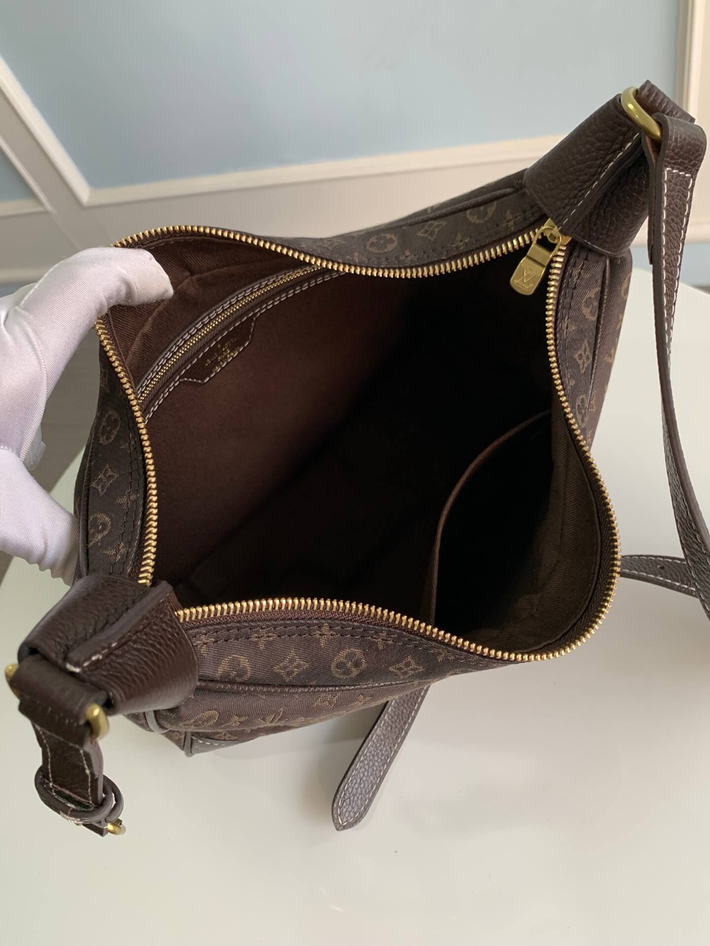 m95225 boulogne monogram unisex shoulder bag coffee 19cm