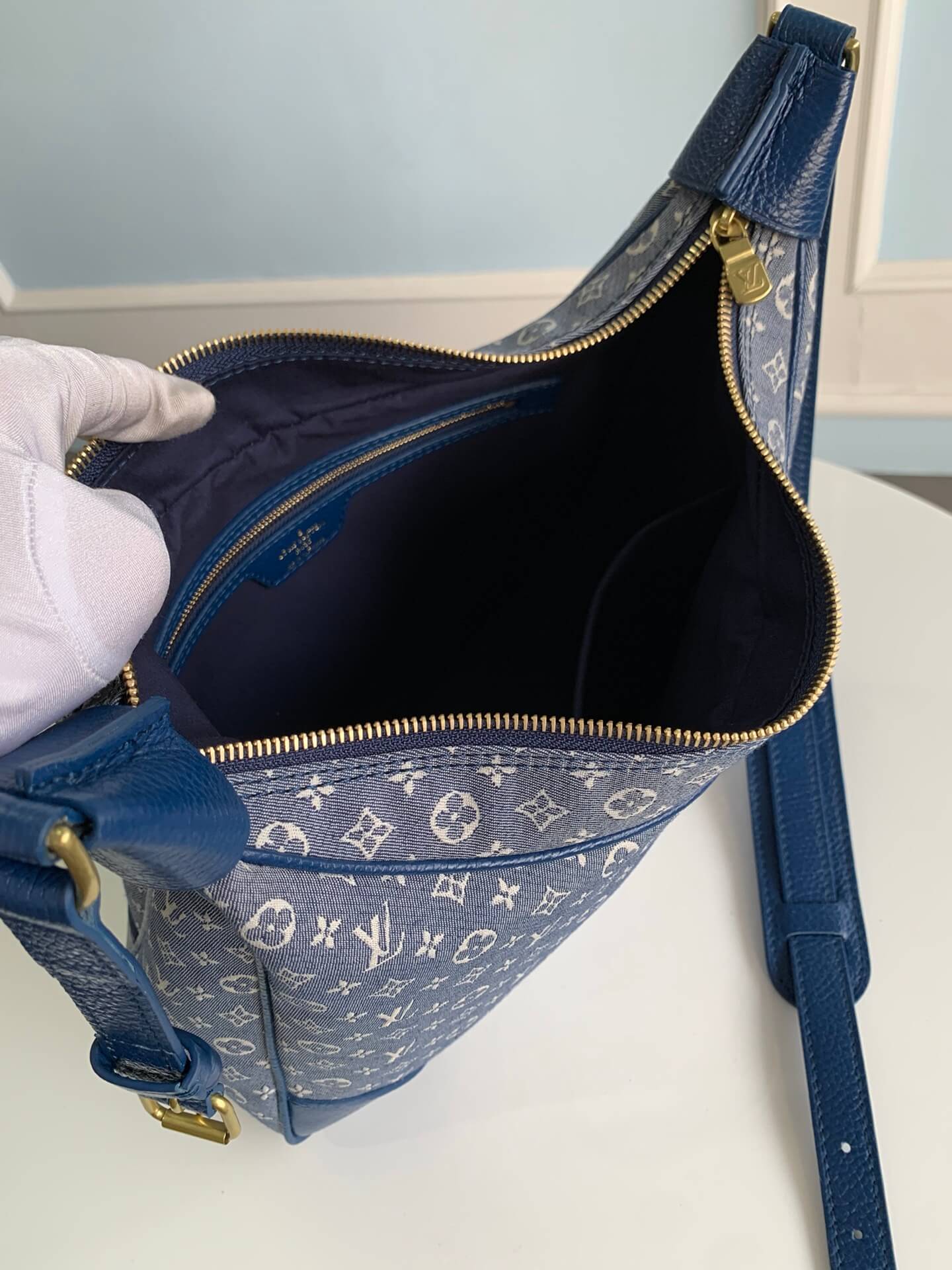 m95225 boulogne monogram unisex shoulder bag denim blue 19cm