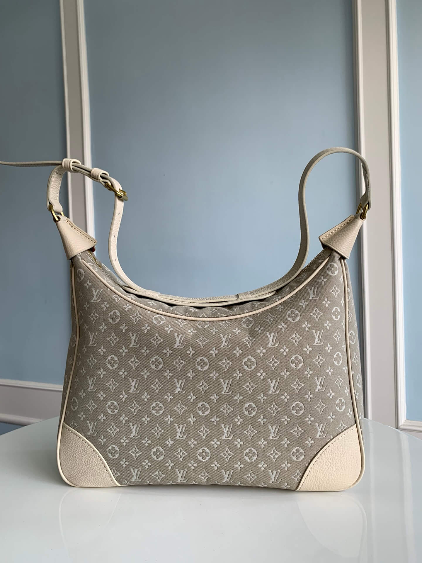 m95225 boulogne monogram unisex shoulder bag grey 19cm