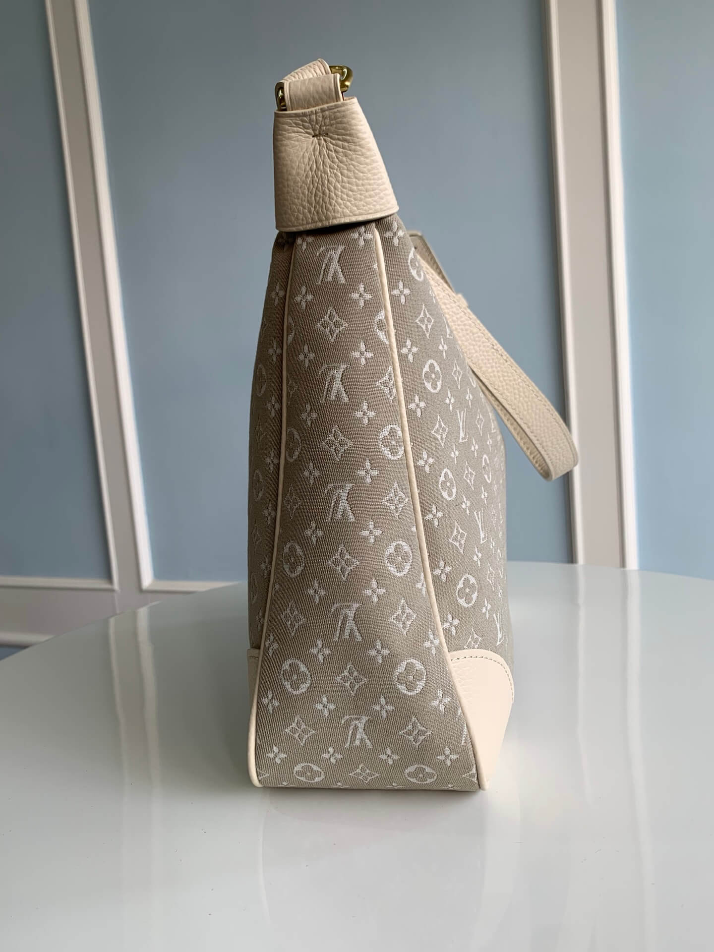 m95225 boulogne monogram unisex shoulder bag grey 19cm