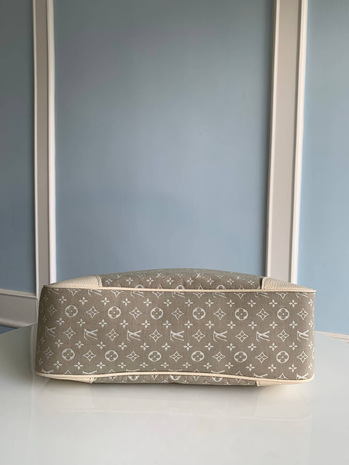 m95225 boulogne monogram unisex shoulder bag grey 19cm