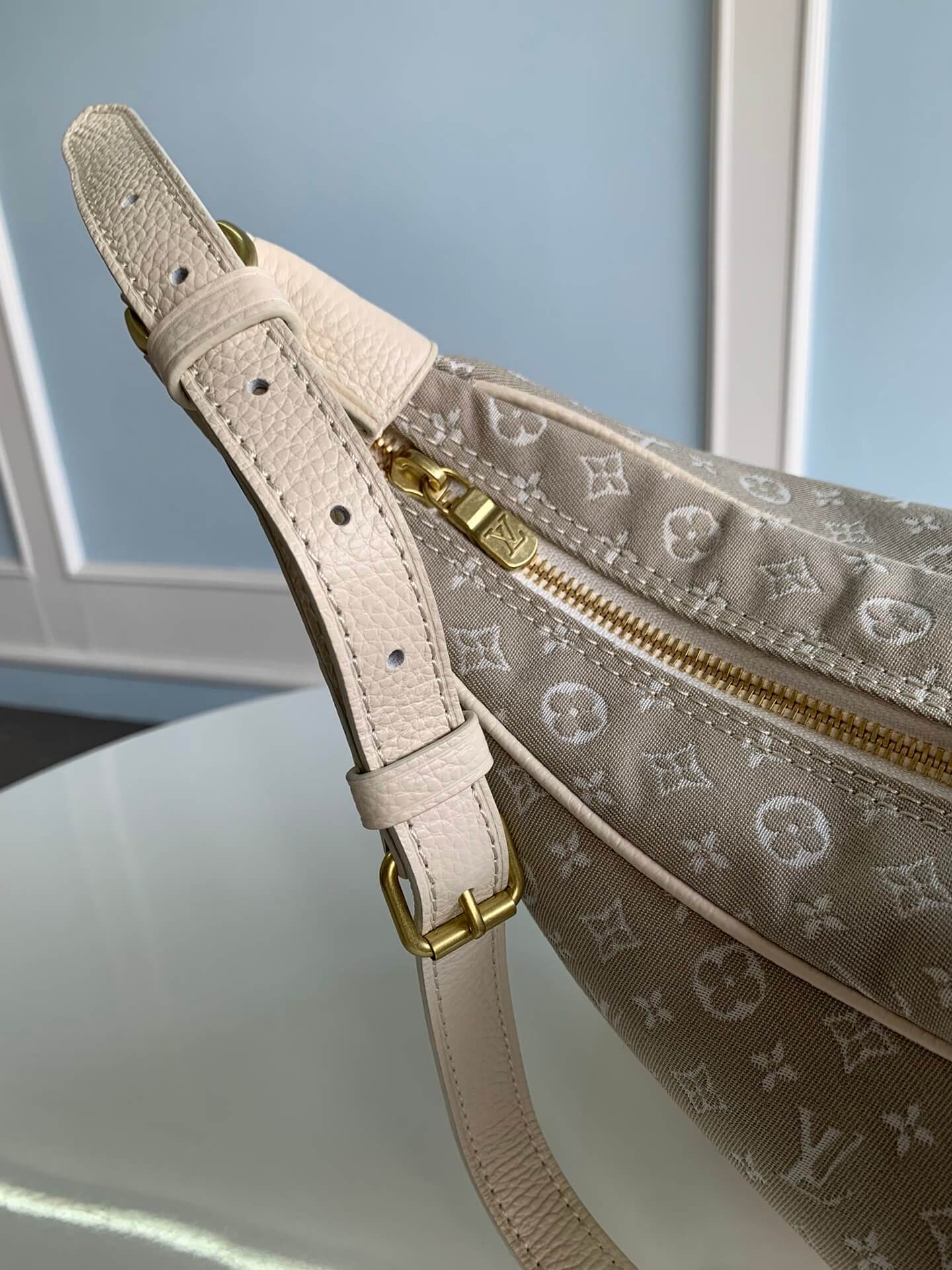 m95225 boulogne monogram unisex shoulder bag grey 19cm