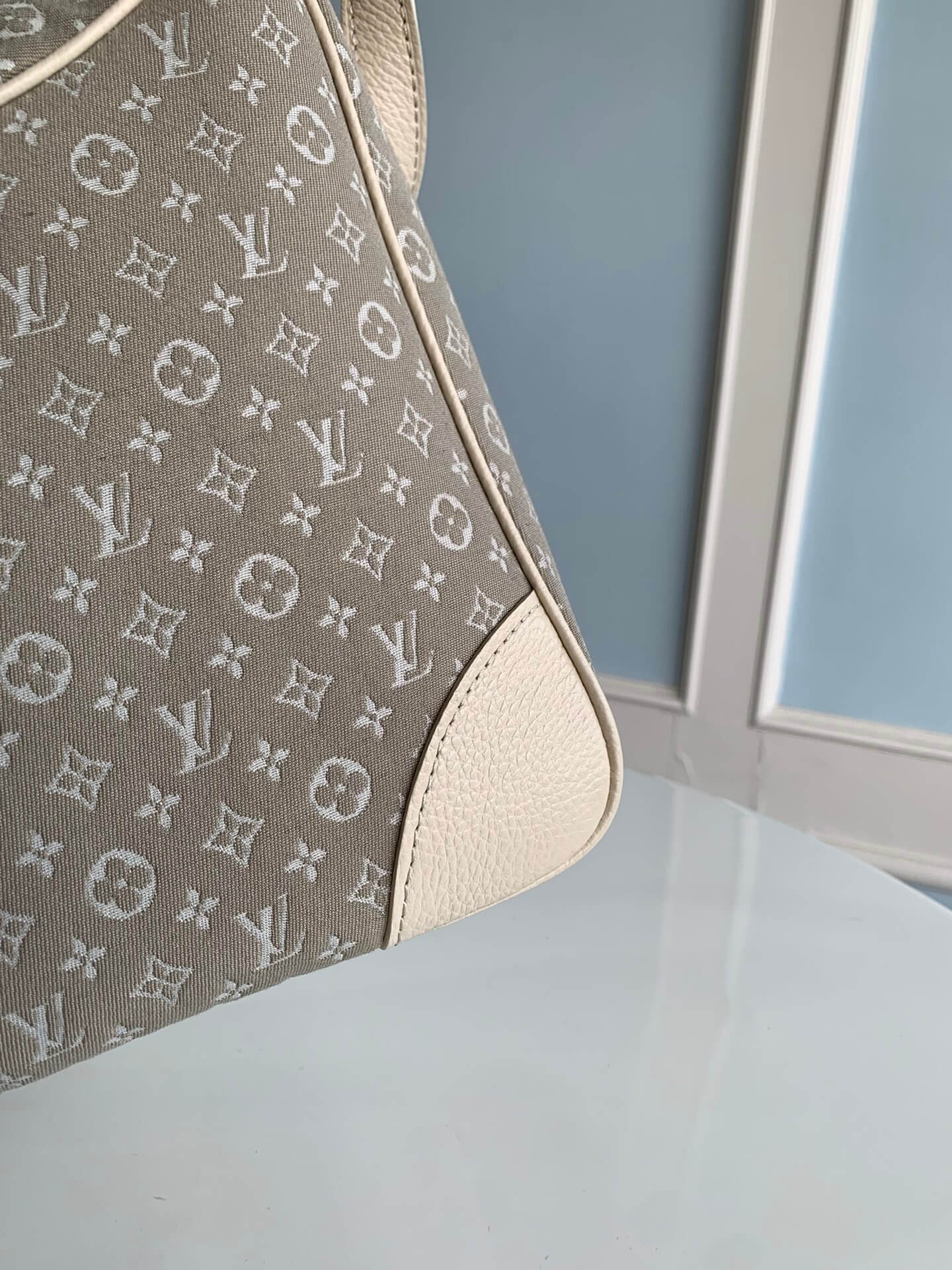 m95225 boulogne monogram unisex shoulder bag grey 19cm