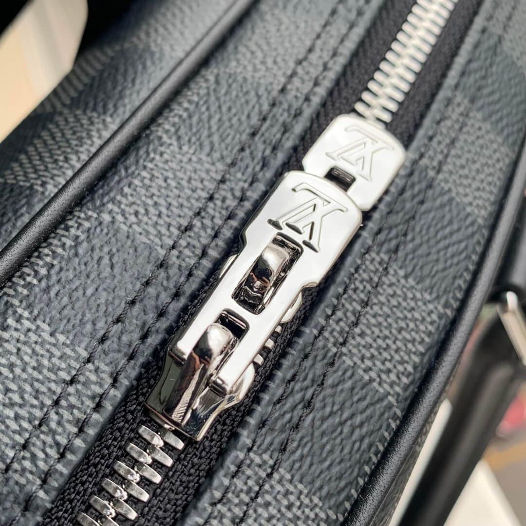 n40445 porte documents voyage pm 36 5cm damier graphite black