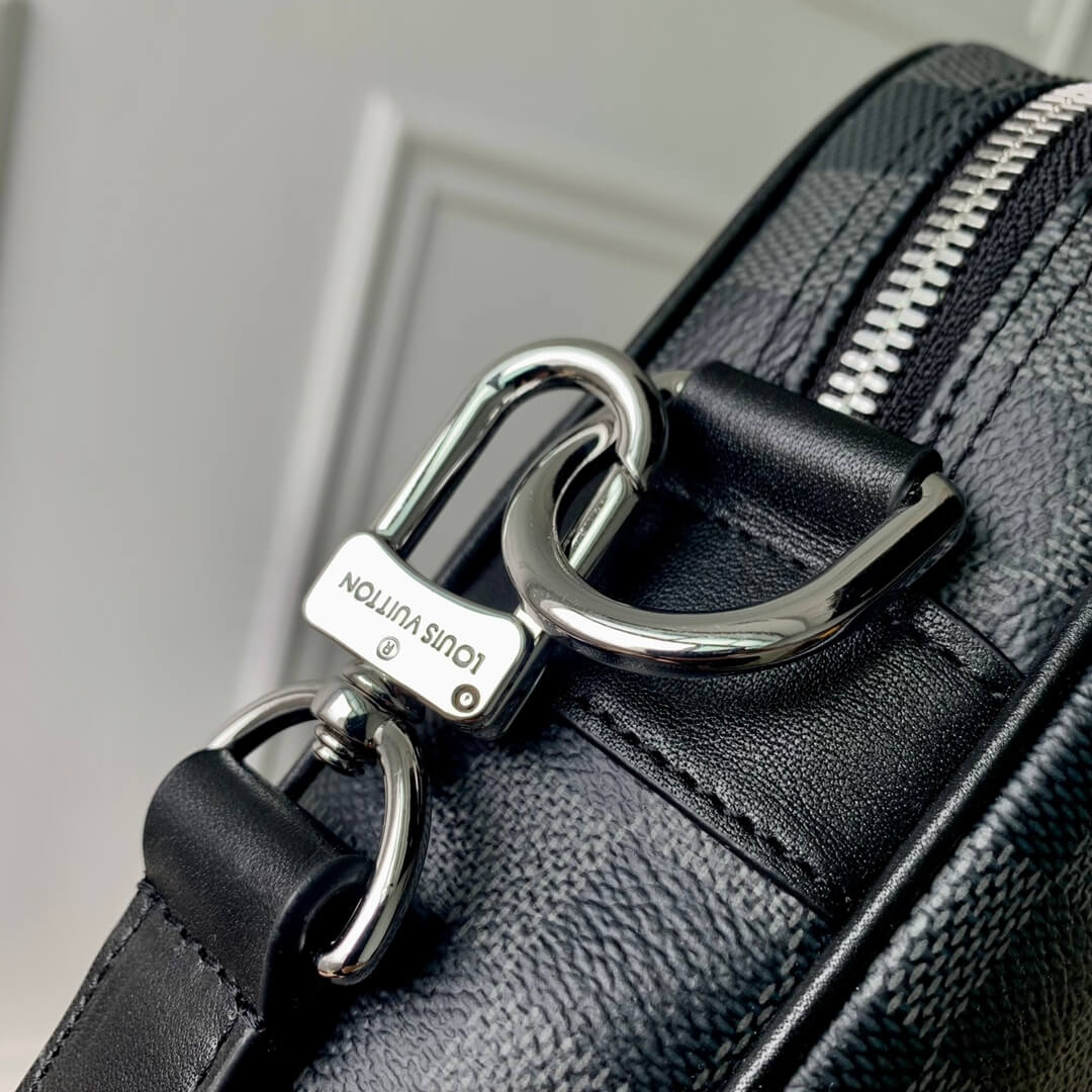 n40445 porte documents voyage pm 36 5cm damier graphite black