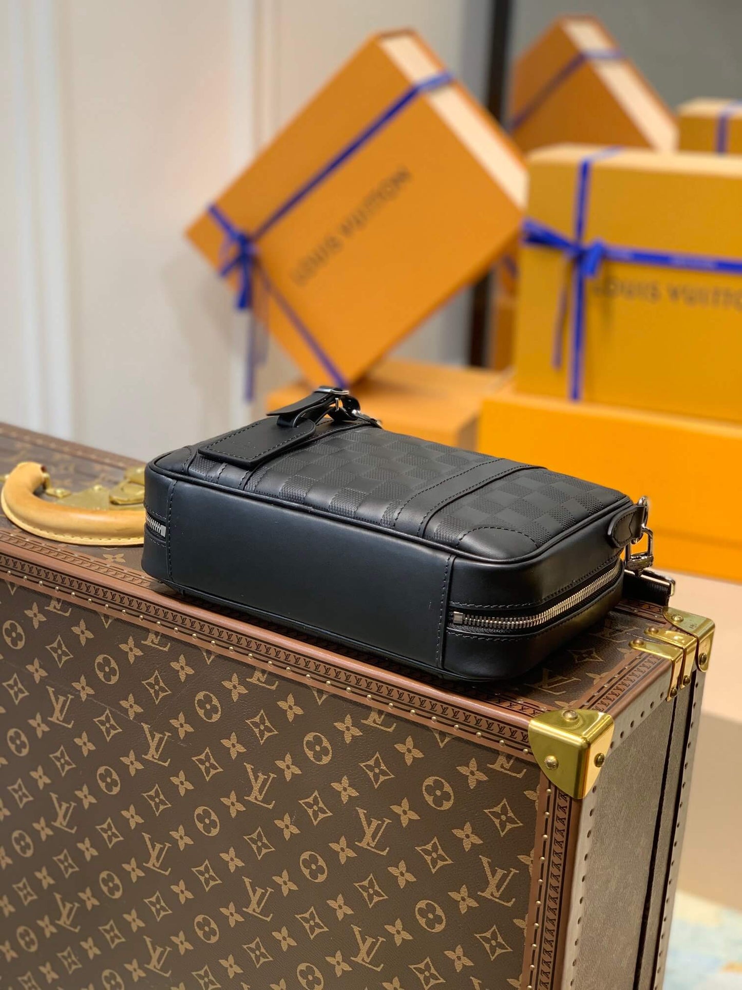 n45286 sirius damier infini onyx 27cm black