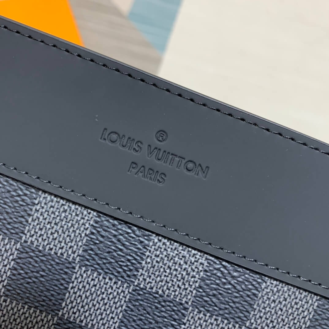 n64612 pochette voyage mens bag 27cm grey monogram