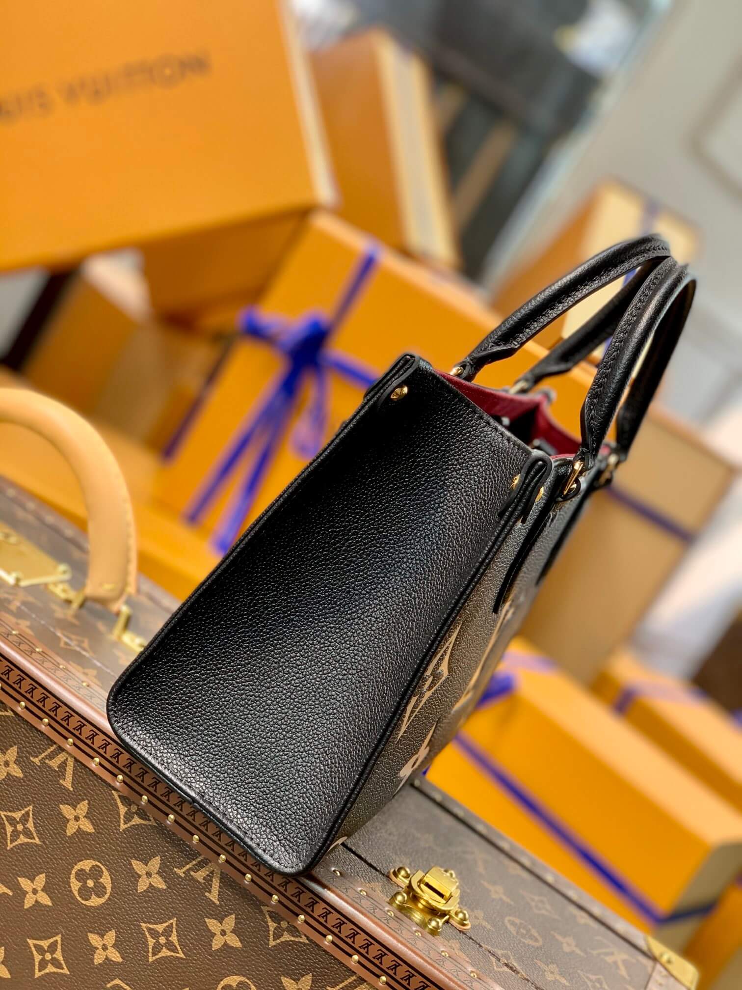 black onthego bag women's fashion style