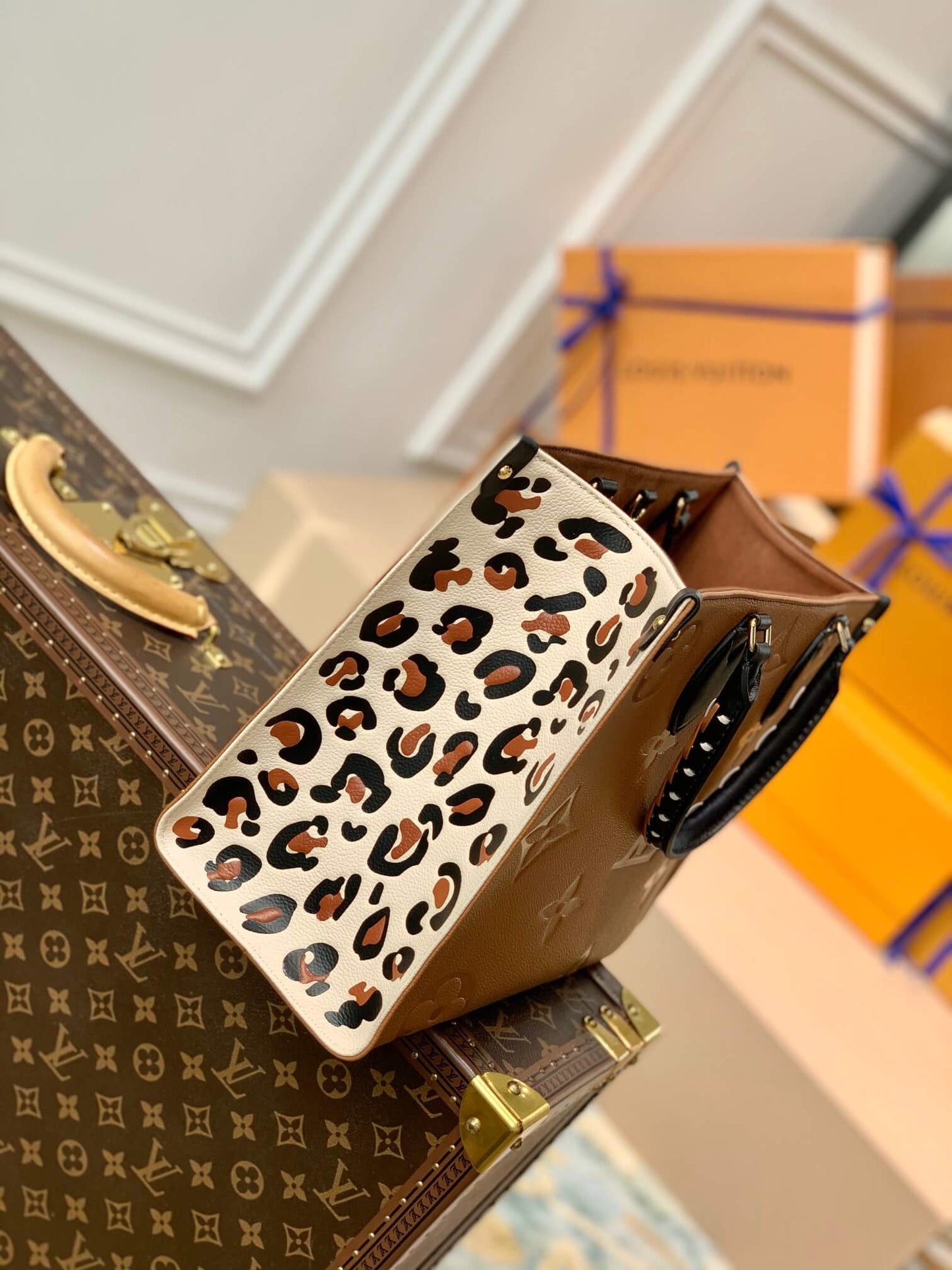 brown onthego handbag mm