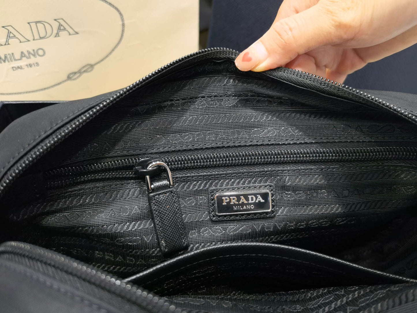 pra 2ne007 cloth handbag saffiano 18cm black free shipping