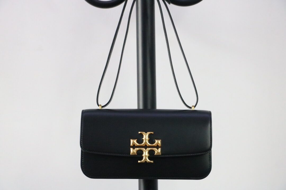 black shoulder bag 